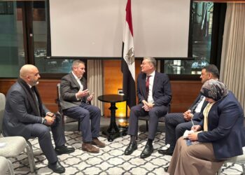 وزير البترول والثروة المعدنية يستعرض إصلاحات قطاع التعدين ويبحث شراكات استثمارية جديدة