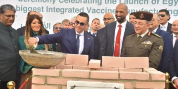 وزير الاستثمار يضع حجر الأساس مصنع شركة جينفاكس إيجيبت للصناعات الدوائية بالمنطقة الاقتصادية لقناة السويس