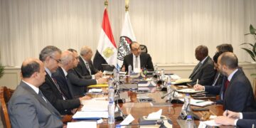 وزير قطاع الأعمال العام يستقبل وفدًا رفيع المستوى من مجموعة البنك الدولي لبحث تعزيز التعاون المشترك