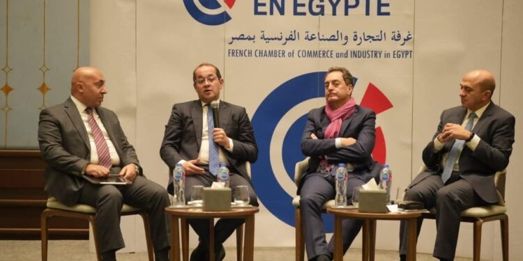 وزير المالية بغرفة التجارة والصناعة الفرنسية: الاقتصاد المصري يوفر فرصًا استثمارية متنوعة وجاذبة وأكثر تنافسية بهدف التصنيع والتصدير