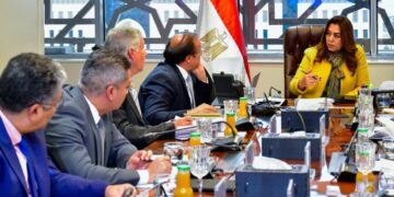  وزيرة التنمية المحلية تلتقي عددًا من المستثمرين لدفع مسار الاستثمار المستدام بالمحميات الطبيعية ودعم توجه الدولة نحو التنمية الشاملة