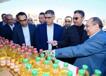 وزير التموين و محافظ الجيزة يفتتحان سوق اليوم الواحد بمنطقة حدائق الأهرام.. وتفقد 19 سوقاً