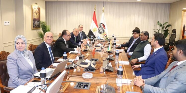 وزير قطاع الأعمال العام يستقبل سفير الهند بالقاهرة و شركة الفنادق الهندية المحدودة لبحث تعزيز التعاون وفرص الاستثمار