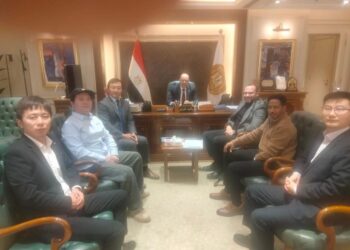 وزارة العمل تواصل تسهيل الإجراءات للمستثمرين لاستخراج تصاريح عمل الأجانب