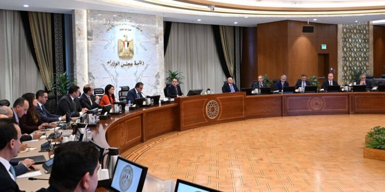 رئيس الوزراء يتابع جهود صياغة الرؤية المستقبلية للسياسات الاستثمارية المحفزة والتيسيرات في مختلف القطاعات