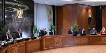 رئيس الوزراء يجيب عن سؤال هام .. أين وُضعت أموال الدَين ولأي غرض تم استخدامها؟