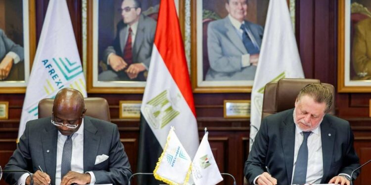 البنك المركزي المصري وبنك التصدير والاستيراد الإفريقي يوقعان مذكرة تفاهم لإنشاء بنك للذهب في مصر