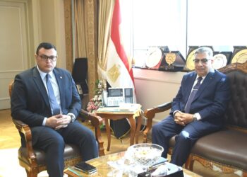 وزير الإسكان ومحافظ الدقهلية يتابعان عددآ من الملفات المشتركة