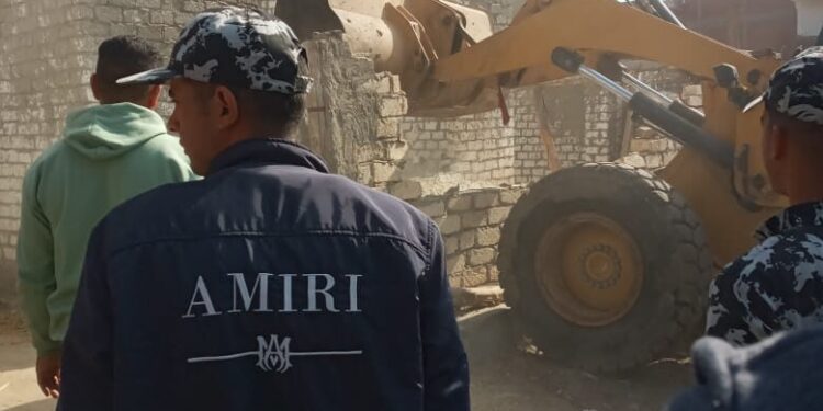 «الزراعة» تُعلن إزالة أكثر من 400 حالة تعدي على الأراضي الزراعية خلال أسبوع