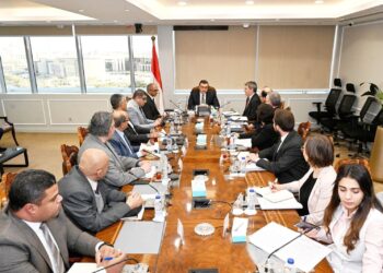 وزير الإسكان يستقبل وفد من بنك الاستثمار الأوروبي EIB لبحث تعزيز فرص التعاون المشترك وموقف المشروعات الجارية