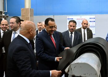 رئيس الوزراء يتفقد مشروع رفع كفاءة وتأهيل مركز تكنولوجيا دباغة الجلود بمدينة الروبيكي