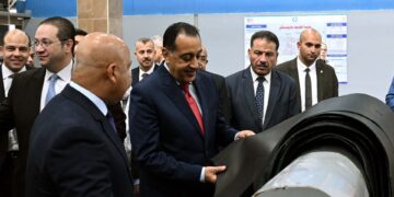 رئيس الوزراء يتفقد مشروع رفع كفاءة وتأهيل مركز تكنولوجيا دباغة الجلود بمدينة الروبيكي