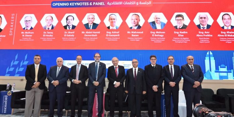 خالد أبو المكارم: قطاع الكيماويات يستهدف 9.5 مليار دولار صادرات في 2025