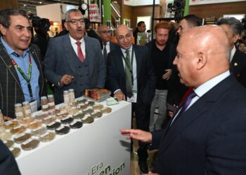 وزير الصناعة يزور جناح قطرات الطبيعة للتعقيم في معرض فوود أفريكا 2025 ويشيد بالتكنولوجيا الأولى من نوعها