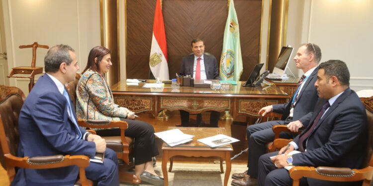 وزير الزراعة يلتقي مدير برنامج الأغذية العالمي بمصر لمتابعة مشروعات التعاون المشترك