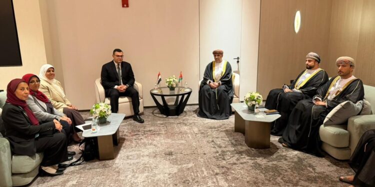 وزير الإسكان يبحث مع نظيره العماني سبل وآليات تعزيز التعاون المشترك في إنشاء وتنمية المدن الجديدة المستدامة