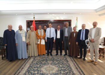 وزير الزراعة يستقبل وفداً من مزارعي الإصلاح الزراعي بالبحيرة وأسوان ويبحث حلولاً لرفع الأعباء عن كاهلهم