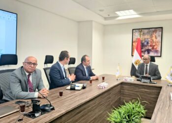 نائب وزير الإسكان يستقبل مسئولي إحدى الشركات التركية لبحث فرص التعاون في مشروعات المياه والصرف الصحي