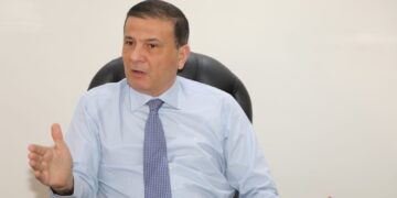 وزير الزراعة يستقبل نقيب البيطريين لبحث تنمية موارد النقابة وملف «كلاب الشوارع».. ويؤكد الطبيب البيطري هو خط الدفاع الأول عن صحة الإنسان وغذائه