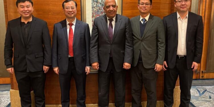 وزير الكهرباء يبحث مع مجموعة شركات صاني الصينية التعاون فى مجالات الطاقة المتجددة