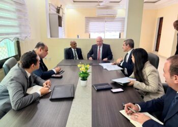 وزير الصناعة يعقد سلسلة من اللقاءات مع مجموعة وزراء بجيبوتي لبحث تعزيز التعاون المشترك 