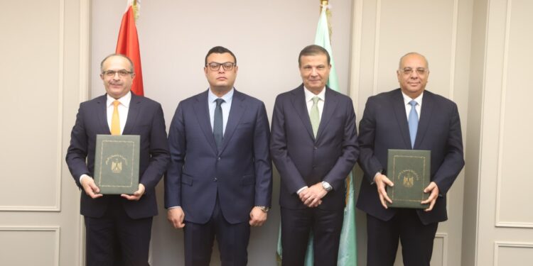 وزيرا الزراعة والإسكان يشهدان توقيع عقد اتفاق بين بحوث الصحراء و «المقاولون العرب» لإعادة تأهيل محطة الشيخ زويد