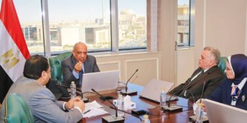 وزير الكهرباء يتابع خطة العمل لتحقيق الاستدامة المالية والتشغيل الاقتصادي وتحسين معدلات الأداء والارتقاء بجودة الخدمات