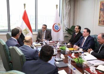نائب رئيس مجلس الوزراء ووزير الصحة يبحث مع شركة «فيلبس» توطين صناعة أجهزة الأشعة