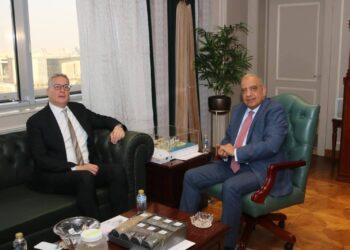 وزيرا الكهرباء والبترول يبحثان خطة العمل المشترك لتحقيق الاستقرار للشبكة الموحدة خلال فصل الصيف