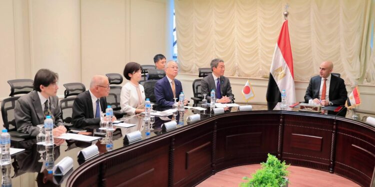 وزير التربية والتعليم يبحث مع وفد البرلمان الياباني وسفير اليابان لدى مصر سبل مواصلة تعزيز التعاون المشترك في مجال التعليم قبل الجامعي