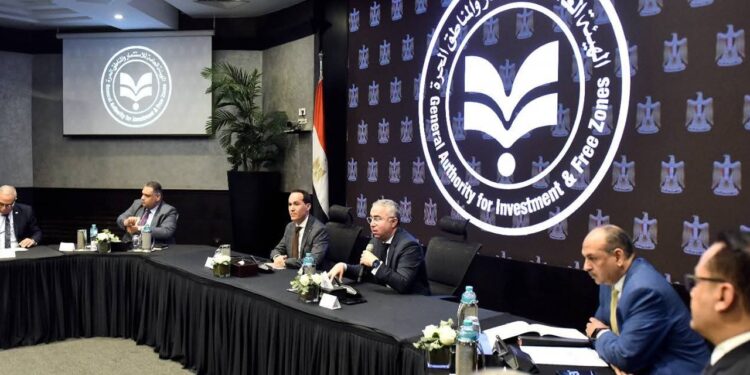 الهيئة العامة للاستثمار وجهاز تنمية التجارة الداخلية يبحثان حلولًا جذرية لتحديات بيئة الاستثمار