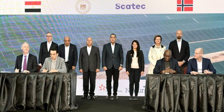 رئيس الوزراء يشهد توقيع اتفاقيات التمويل المبدئية لمشروع «ڤالي للطاقة المستدامة» تطوره شركة سكاتك النرويجية باستثمارات 1.8 مليار دولار