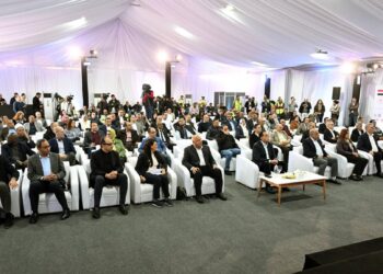 باستثمارات أجنبية 600 مليون دولار .. رئيس الوزراء يفتتح المرحلة الأولى من مشروع «أوبيليسك» لتوليد الكهرباء من الطاقة الشمسية