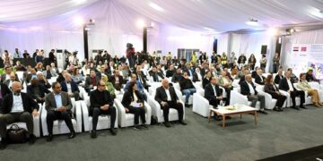 باستثمارات أجنبية 600 مليون دولار .. رئيس الوزراء يفتتح المرحلة الأولى من مشروع «أوبيليسك» لتوليد الكهرباء من الطاقة الشمسية