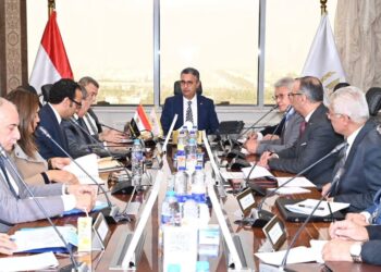 وزير التموين يجتمع برؤساء مجالس إدارات شركات الزيوت لمتابعة الاستعدادات لشهر رمضان وزيادة معدلات الإنتاج