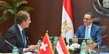 وزير الاستثمار يلتقي السفير السويسري بالقاهرة لبحث سبل تعزيز التعاون الاقتصادي المشترك واستعراض فرص الاستثمار المستقبلي