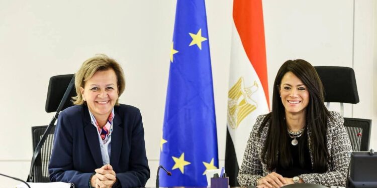وزيرة التخطيط تتابع مع سفيرة الاتحاد الأوروبي تنفيذ الشق الاقتصادي من الشراكة الاستراتيجية وأولويات المنح التنموية لأعوام 2026-2027 وإتاحة المزيد من التمويلات المختلطة للقطاع الخاص
