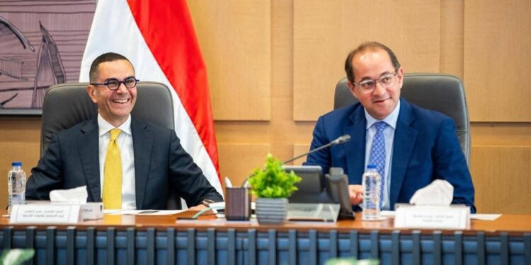 وزيرا المالية والاستثمار يشهدان توقيع بروتوكول تعاون بين «الجمارك» و«التمثيل التجاري المصري»