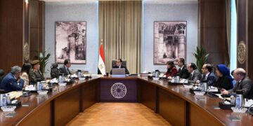 رئيس الوزراء: توجيهات من فخامة الرئيس ببدء تنفيذ «مدينة العاصمة الطبية»