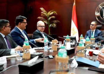 وزير الاستثمار يبحث مع وفد شركتي «ايفولف» و «ستونيكس» خططهم للتوسع في السوق المصري والاستثمار في مجال الذهب