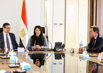 وزيرة التخطيط توقّع مذكرة تفاهم مع شركة «شنايدر إلكتريك» لدفع العمل المناخي وتعزيز الأمن الغذائي من خلال مشروعات برنامج نُوفّي