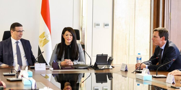 وزيرة التخطيط توقّع مذكرة تفاهم مع شركة «شنايدر إلكتريك» لدفع العمل المناخي وتعزيز الأمن الغذائي من خلال مشروعات برنامج نُوفّي