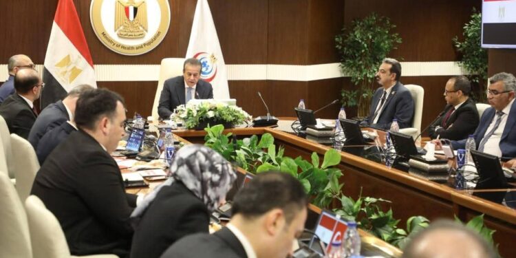 وزير الصحة يتابع مع وفد تركي تنفيذ «مدينة العاصمة الطبية»