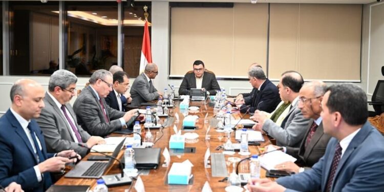 وزير الإسكان يتابع الموقف التنفيذي لمشروعات المبادرة الرئاسية «حياة كريمة» لتطوير قرى الريف المصري