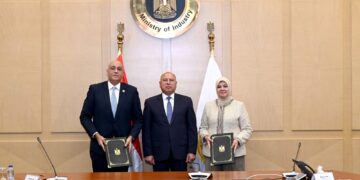 وزير الصناعة يشهد توقيع مذكرة تفاهم مع جهاز تنمية المشروعات لتوطين الصناعات المغذية ورفع القدرة التنافسية