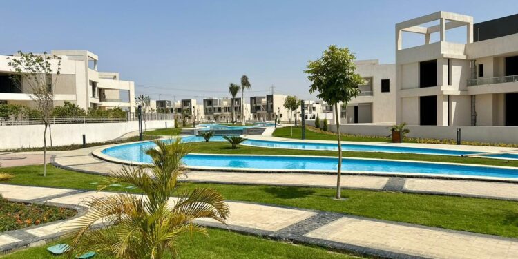 «كايرو كابيتال للتطوير» تحقق إنجازا استثنائيا بتسليم 3 مشروعات فيلات بغرب القاهرة خلال عامين