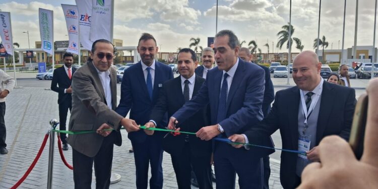 خالد أبو المكارم: 16% معدل نمو صناعة البلاستيك وصادرات القطاع بلغت 2.4 مليار دولار