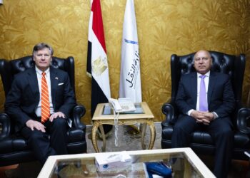 وزير الصناعة يستقبل نائب وزير الخارجية الأمريكي لبحث تعزيز التعاون المشترك