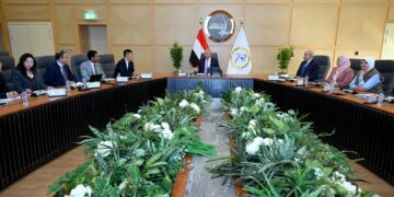 وزير الصناعة يبحث مع شركة شين فينج ستيل الصينية خطة الشركة لإنشاء مجمع صناعي متكامل لإنتاج ألواح السيارات و الصلب 