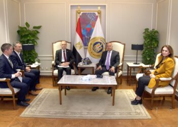 وزير الصناعة والنقل يبحث مع شركة سين كارز البلغارية خطة الشركة لتصنيع السيارات الكهربائية بالشراكة مع إحدى الشركات أو الكيانات الصناعية في مصر